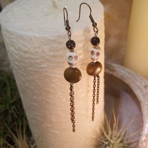 Tigers eye & skully earrings